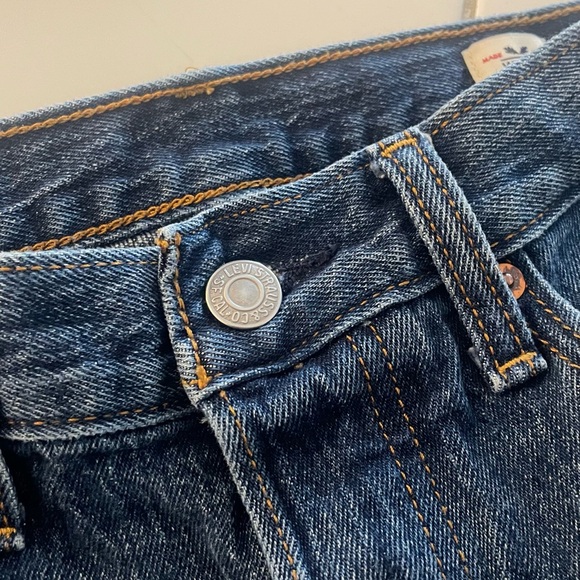 Stylish Light and Dark Wash Jeans - Picture 2 of 5